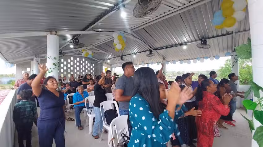 Iglesia Cristiana &ldquo;Diga el D&eacute;bil: Fuerte Soy&rdquo;