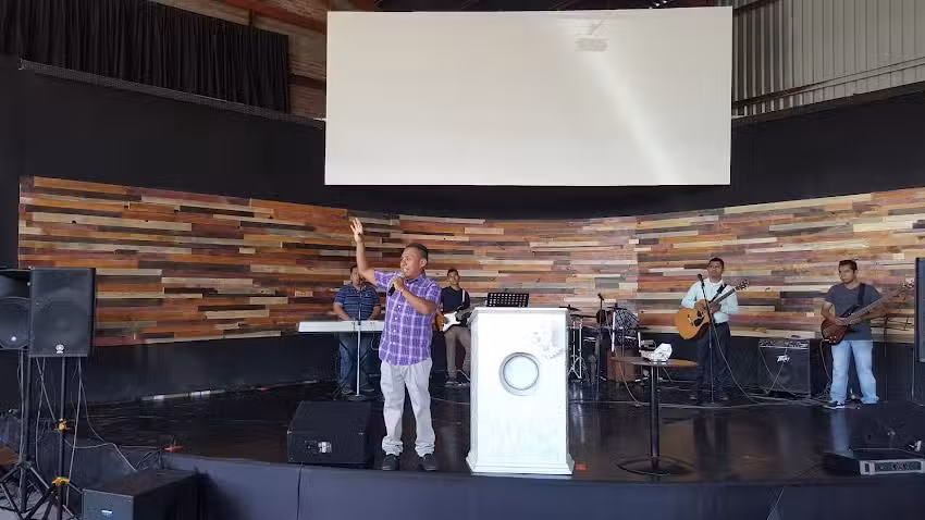 Iglesia Cristiana LUZ A LAS NACIONES