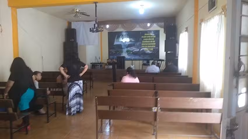 Iglesia Cristiana Manantial De Salvacion