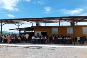 Iglesia cristiana pentecost&eacute;s fuente de agua viva