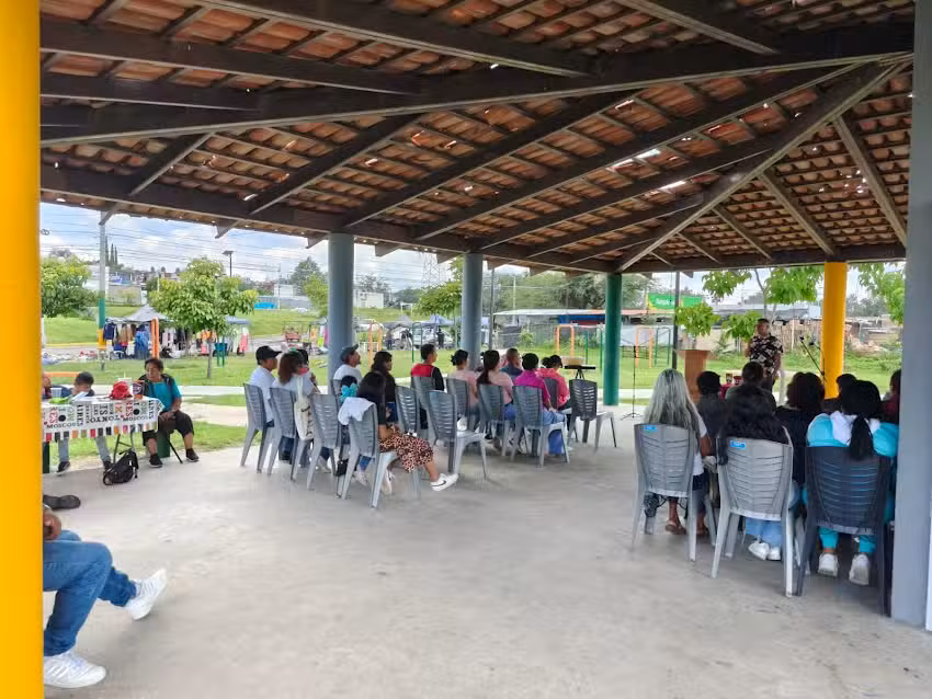 Iglesia Cristiana Templo de Alabanza la puerta