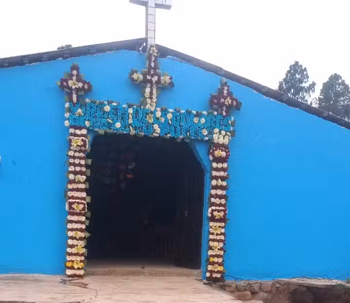 Iglesia de Arroyo Zarco centro