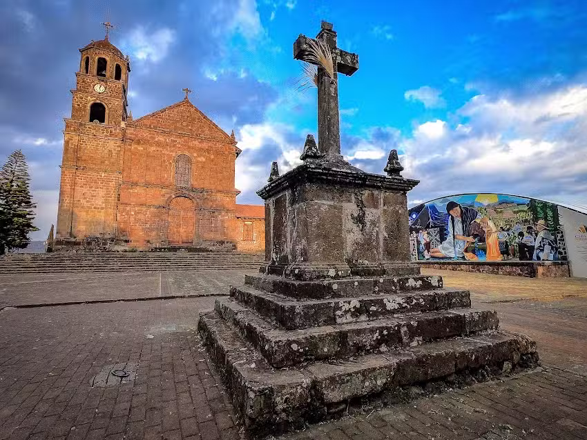 Iglesia de Charap&aacute;n