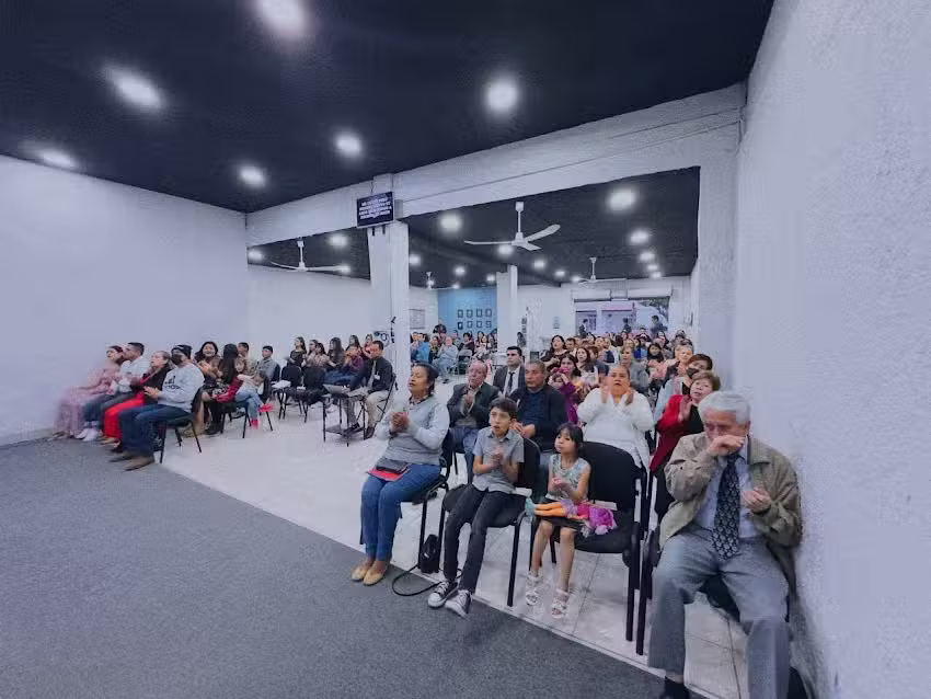 Iglesia de Compa&ntilde;erismo Cristiano La Casa Del Alfarero