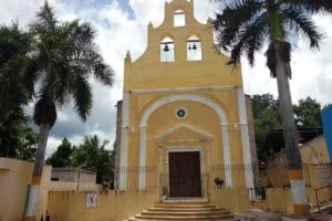 Iglesia De Holc&aacute;