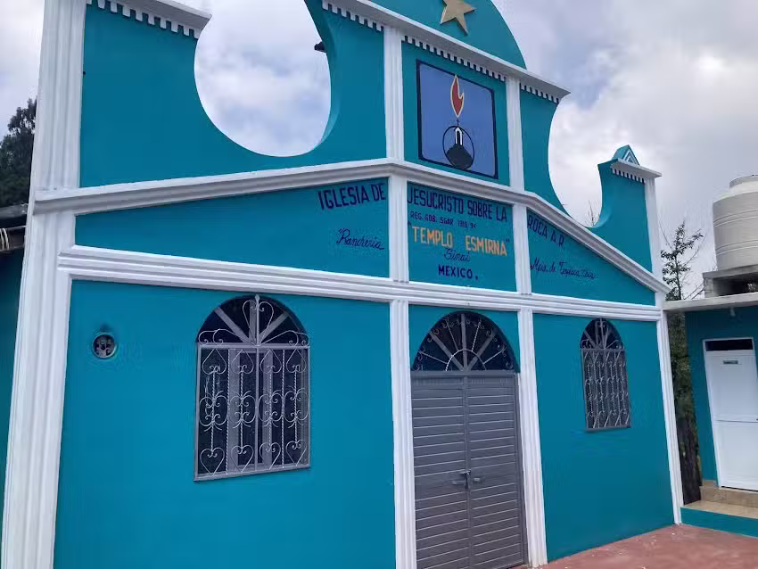 Iglesia de Jesucristo Sobre la Roca, Templo Esmirna, Rancher&iacute;a Sina&iacute;, Teopisca.
