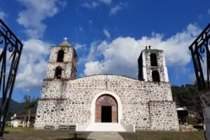 Iglesia de Los Saucos pero de arriba