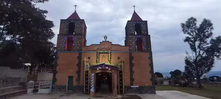 IGLESIA DE NUESTRA SE&Ntilde;ORA DE GUADALUPE LOMA ALTA TAXHIMAY