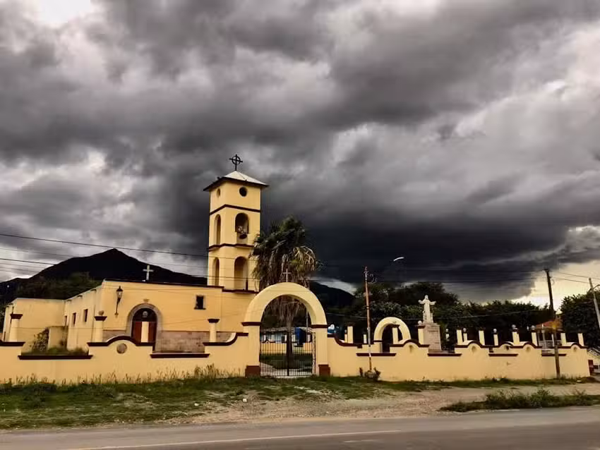 Iglesia De Ojo De Agua