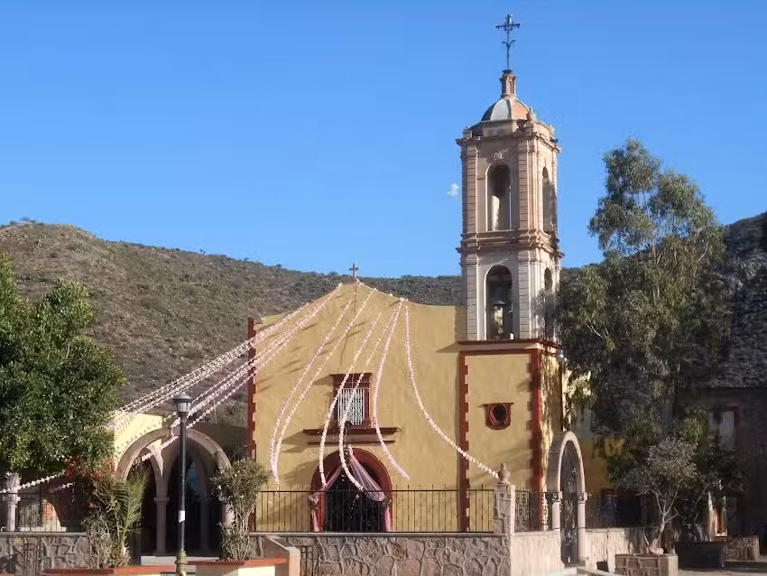 Iglesia de San Antonio , la Sauceda