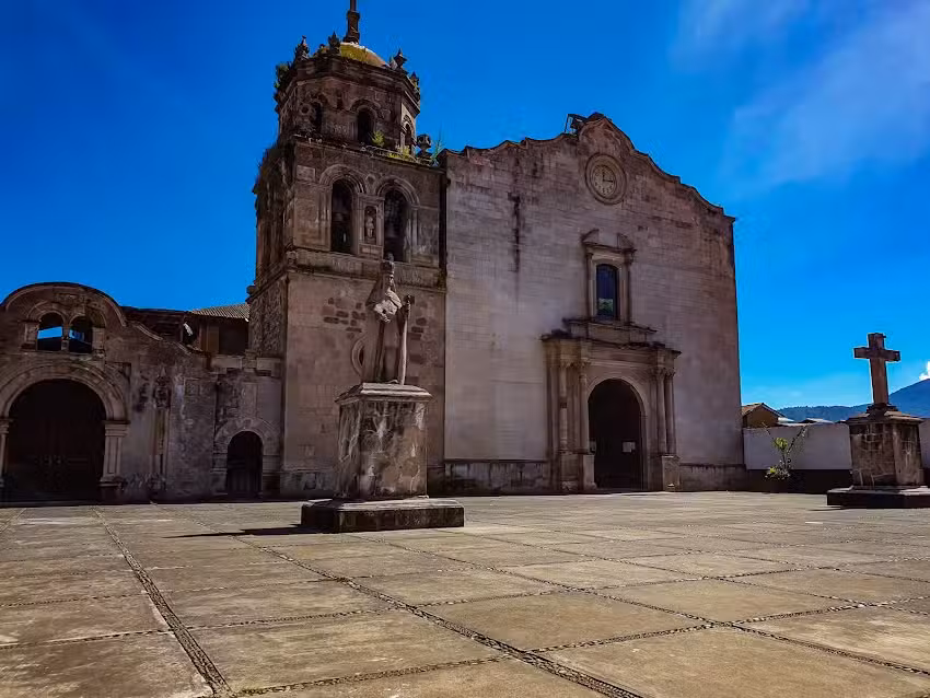 Iglesia De San Luis Rey, Nahuatzen