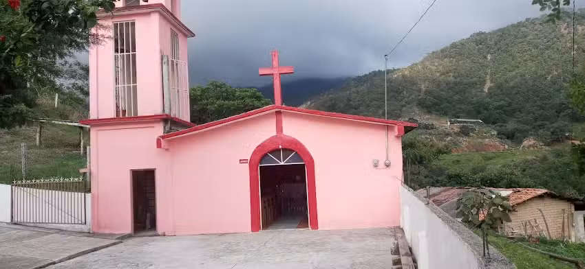 Iglesia de santa maria de guadalupe Barrio xochitla