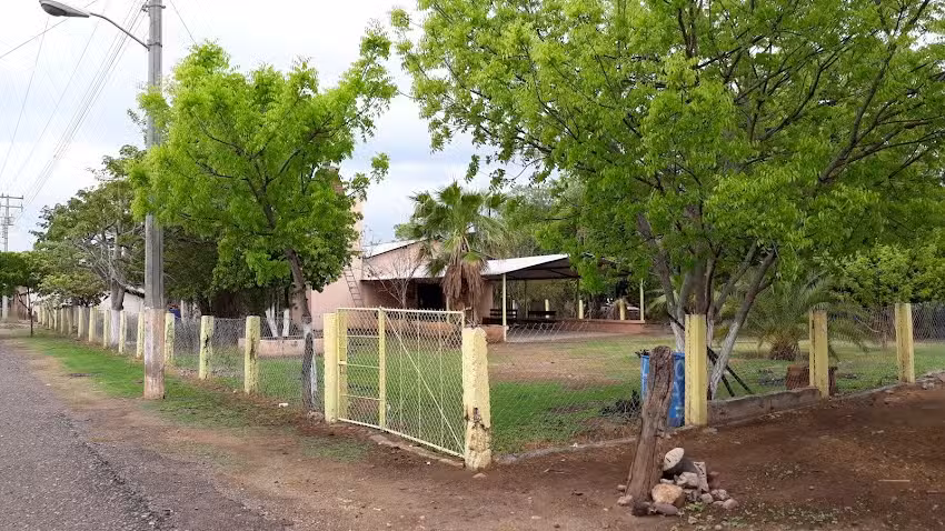 Iglesia De Santiago Apostol