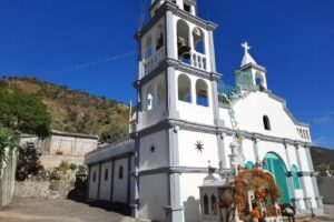 Iglesia de Yerba Santa