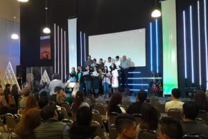 Iglesia Dios Est&aacute; Aqu&iacute;