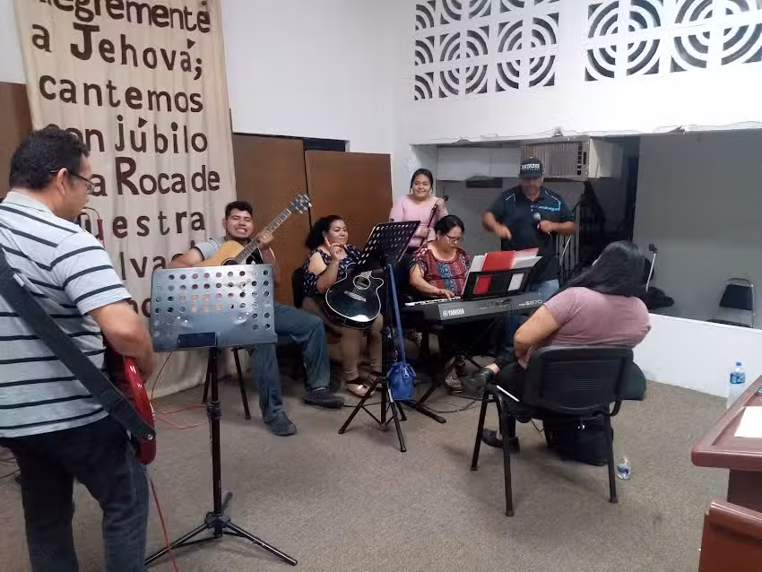 Iglesia Evangelista Unidad Cristiana &ldquo;Roca De Salvacion&rdquo;