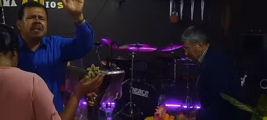 Iglesia Fuente De Vida Echeverr&iacute;a