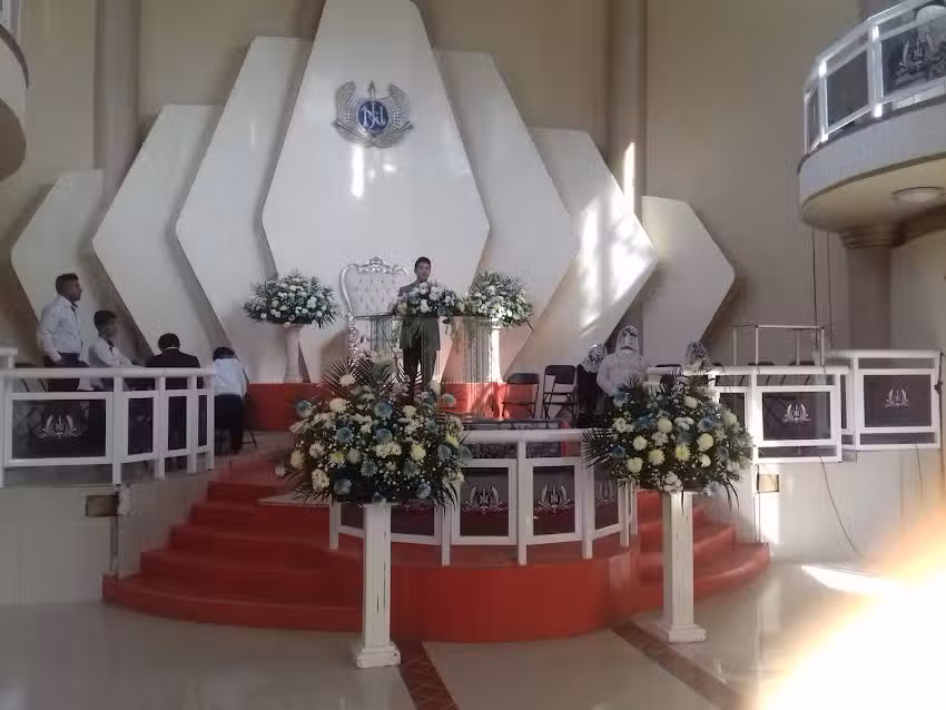 IGLESIA LA LUZ DEL MUNDO