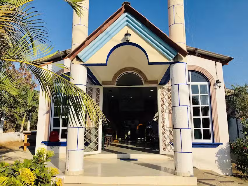 IGLESIA LA LUZ DEL MUNDO (Las Pozas).
