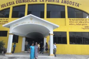 Iglesia La Puerta Angosta