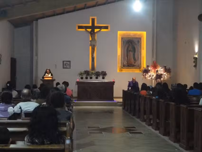 IGLESIA LA SAGRADA FAMILIA