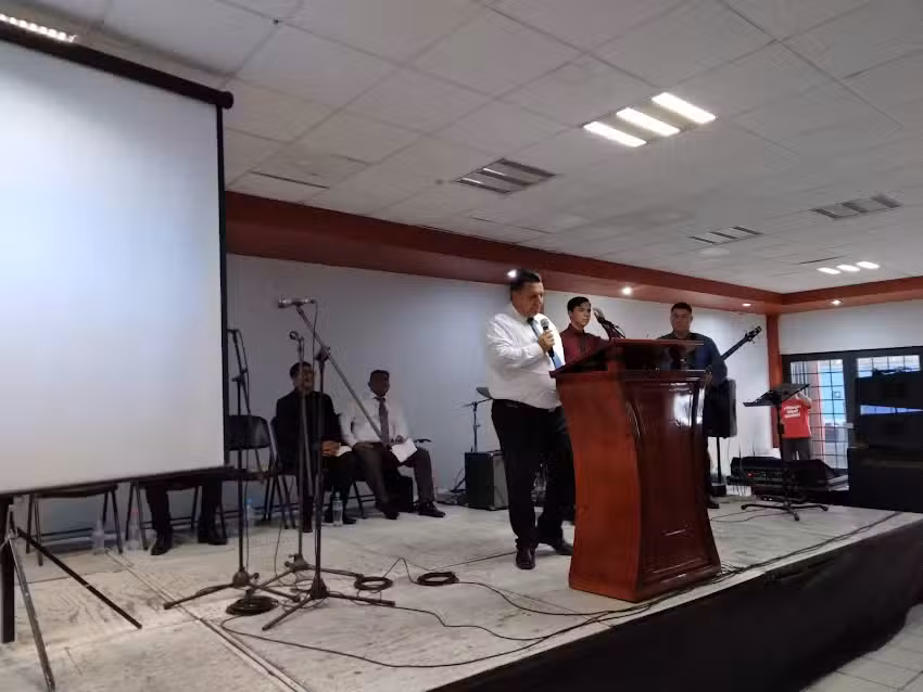 Iglesia &ldquo;La Senda Antigua&rdquo; Casimiro Castillo