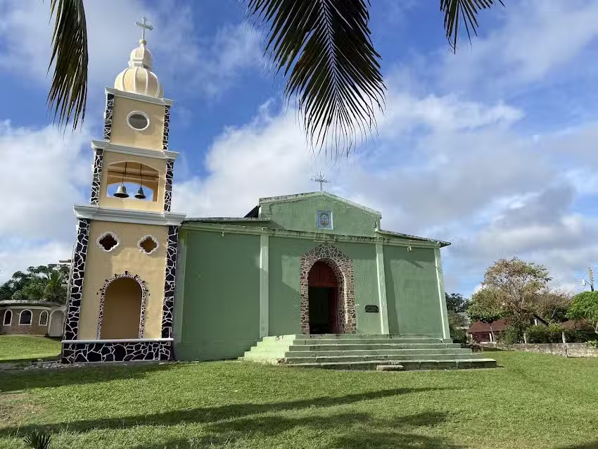 Iglesia La Virgen Del Carmen