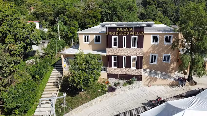 Iglesia Lirio de Los Valles