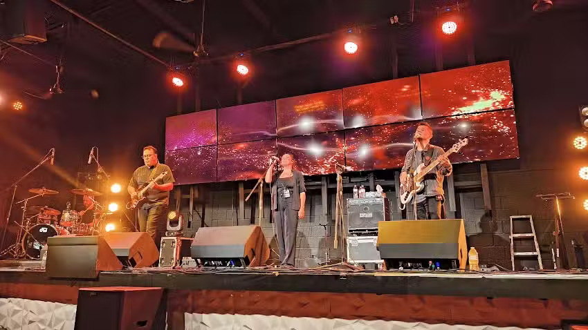 Iglesia ministerios a tiempo.