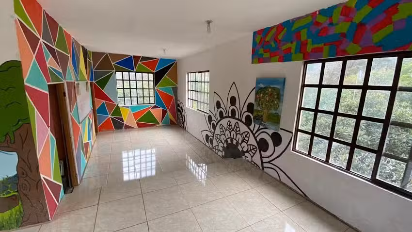 Iglesia Monte Calvario, el barro