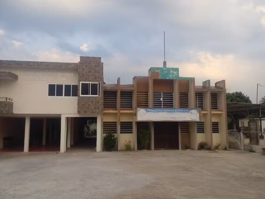 Iglesia Nacional Presbiteriana&rdquo;Jesus El Divino Redentor&rdquo;