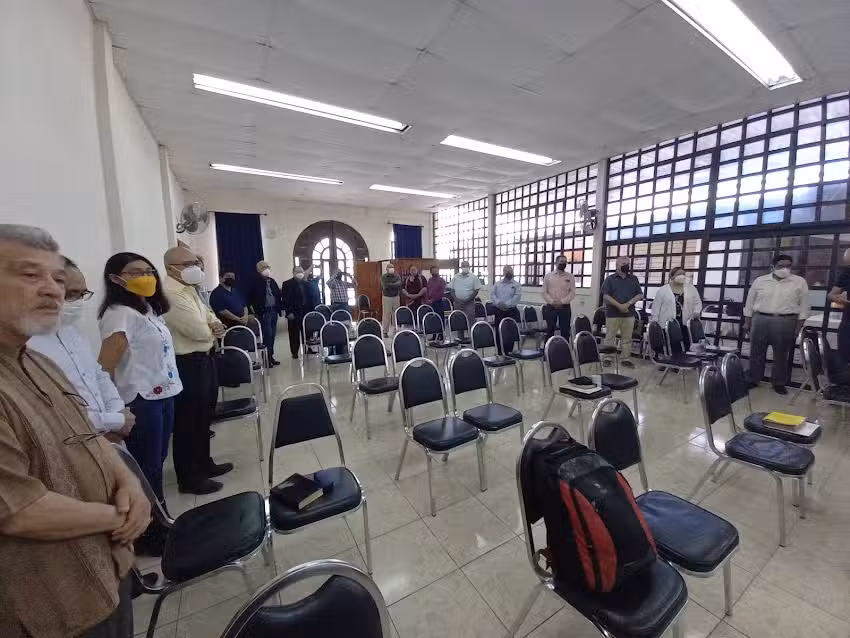 Iglesia Nacional Presbiteriana Puerta de Salvaci&oacute;n