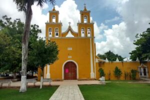 IGLESIA NUESTRA SE&Ntilde;ORA DE LA CANDELARIA DE KANTUNIL