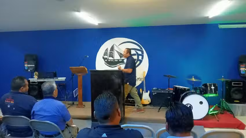 Iglesia Nuevo Destino Urbi Villa del roble