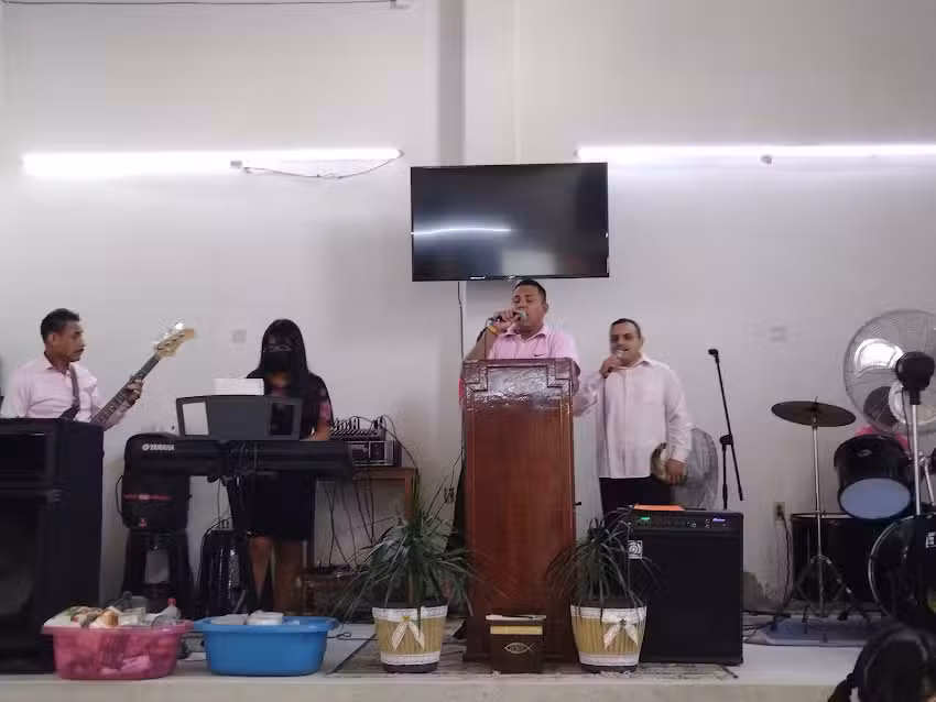 IGLESIA PE&Ntilde;A DE HOREB