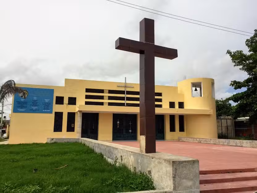 IGLESIA POL&Iacute;GONO 108