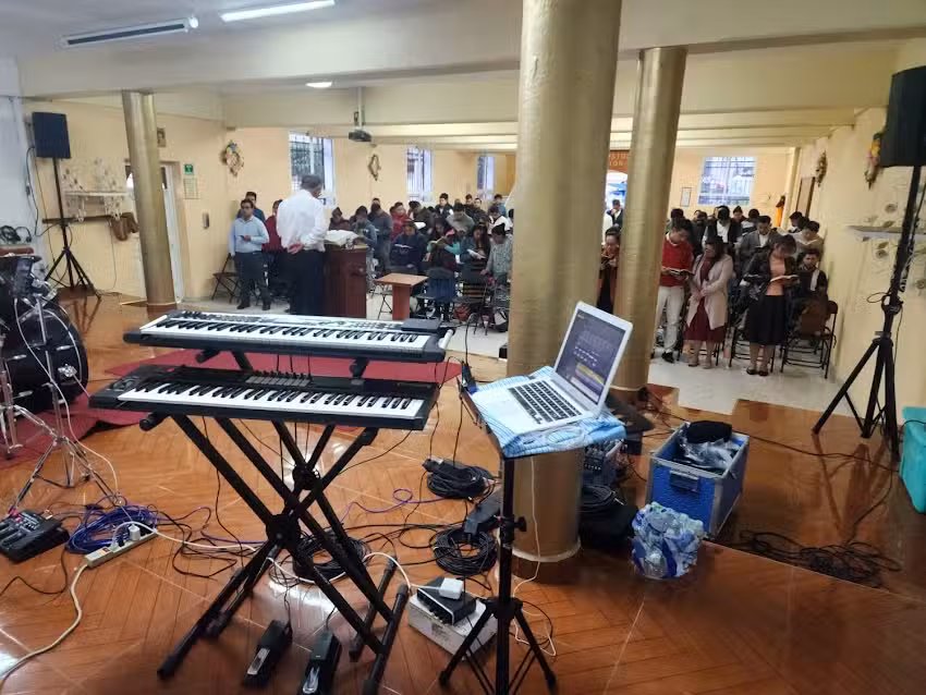 Iglesia &ldquo;Puerta de la Salvaci&oacute;n&rdquo;