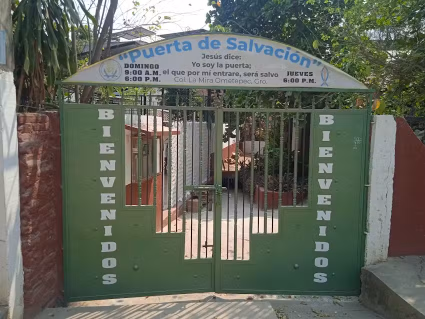 Iglesia Puerta de Salvaci&oacute;n