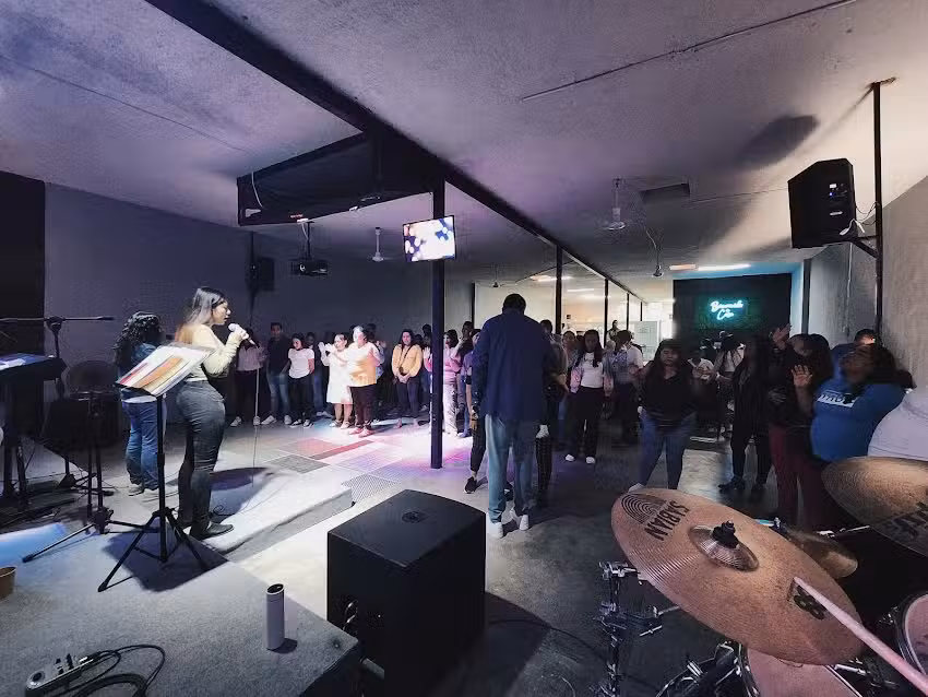 Iglesia restaurando corazones