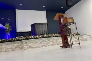 Iglesia Rosa De Saron