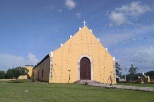 Iglesia San Antonio De Padua / Santa Teresa de Ucí