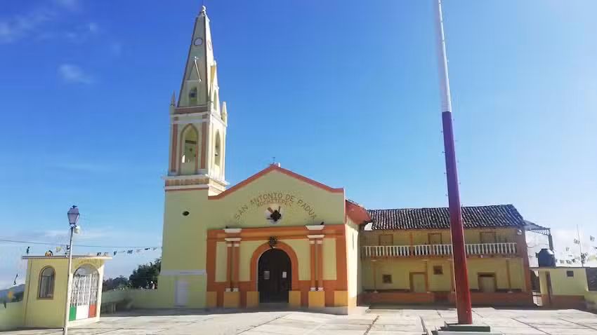 Iglesia San Antonio Xochitepec Zacapoaxtla Puebla