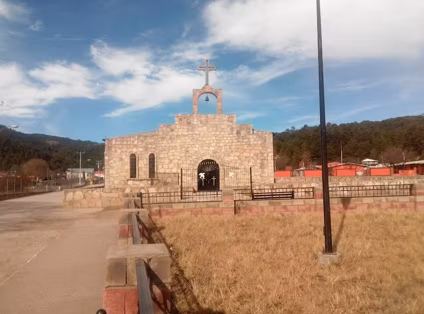 Iglesia San Isidro Labrador De Huajumar