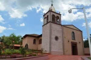 Iglesia San Jose de Guascuaro Mich