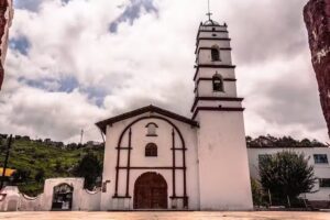 Iglesia San Lorenzo Huitzizilapan