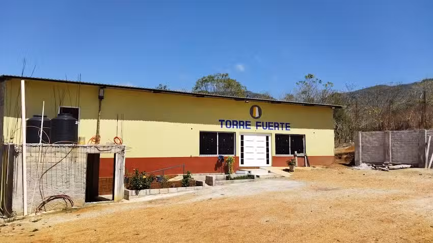 Iglesia torre fuerte, viva cardenas municipio de San Fernando Chiapas