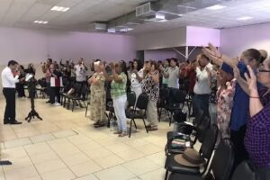 Iglesia Universal del Reino de Dios Pare de Sufrir