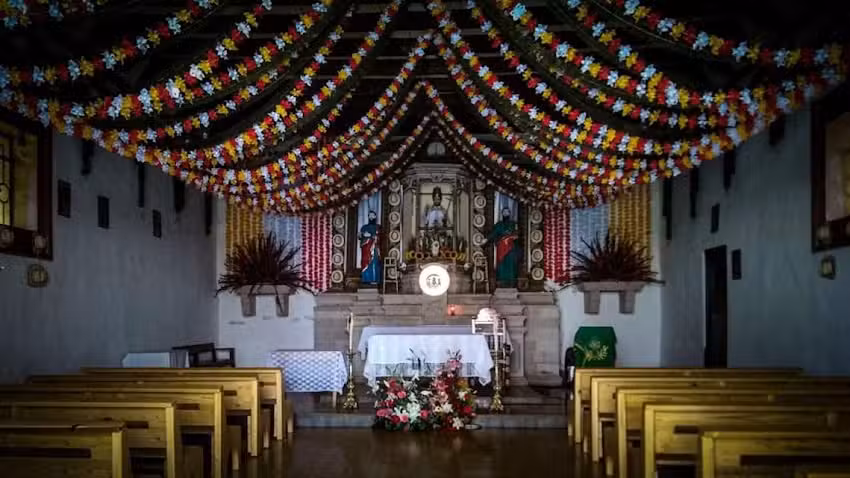 interior de la capilla de San Pedro Ap&oacute;stol