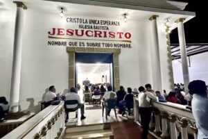Jesucristo Nombre que es sobre todo nombre