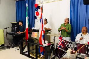 La iglesia de Dios de los campos del bosque